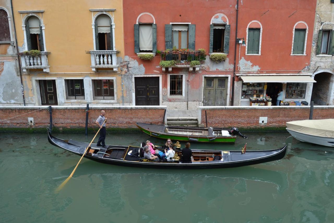 Suite In Venice Ai Carmini Exterior photo